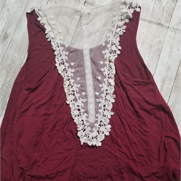 Nabee sleeveless blouse with sheer design - Picture 4 of 5